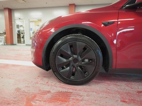 Used 2025 Tesla Model Y Long Range image 30