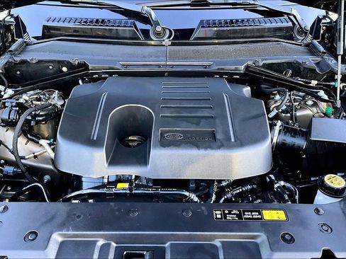 Used 2025 Land Rover Defender 110 X AWD/4WD image 28