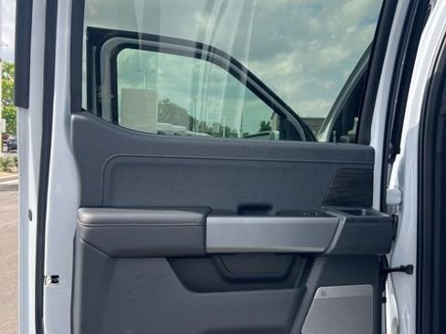 New 2025 Ford F150 Lightning Lariat image 38