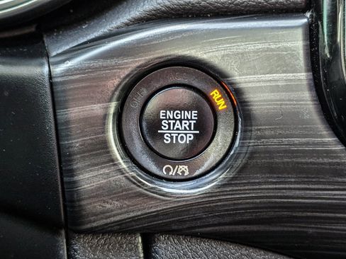 Used 2019 Jeep Grand Cherokee Altitude image 20