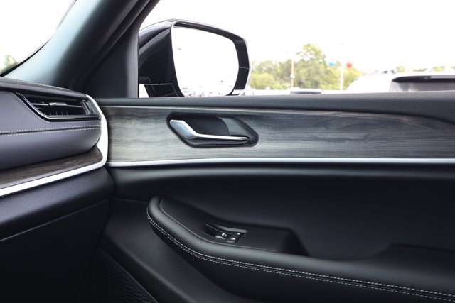 New 2027 Jeep Grand Cherokee Limited RWD image 28