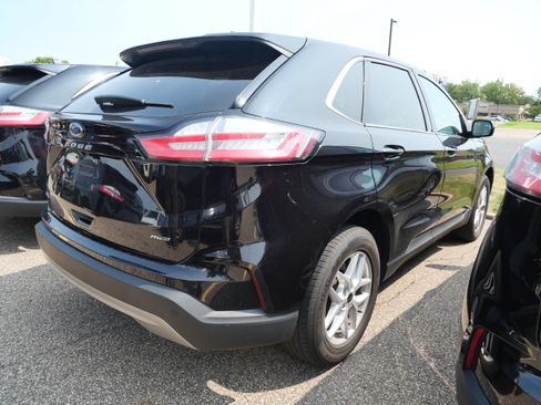 Used 2024 Ford Edge SEL AWD/4WD image 5