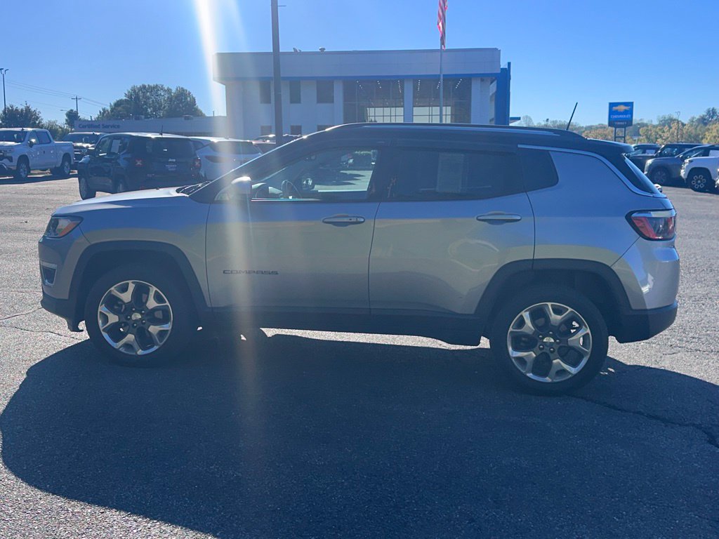 Used 2019 Jeep Compass Limited AWD/4WD image 4