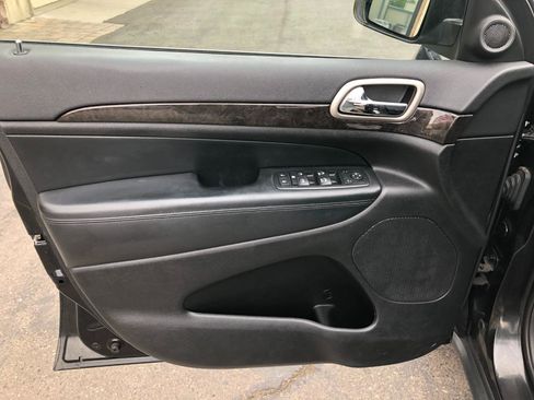 Used 2012 Jeep Grand Cherokee Altitude AWD/4WD image 11