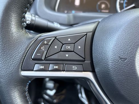 Used 2018 Nissan Leaf SV FWD image 25