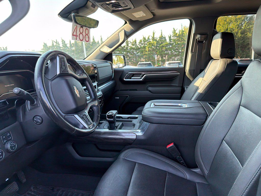 Used 2022 Chevrolet Silverado 1500 LTZ w/ LTZ Premium Package AWD/4WD image 10