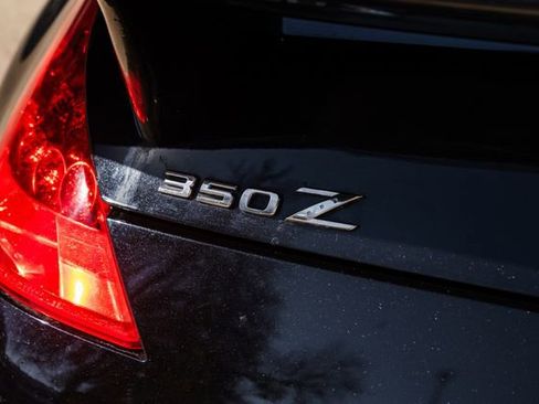 Used 2006 Nissan 350Z Touring w/ (N93) Cargo Convenience Pkg image 30