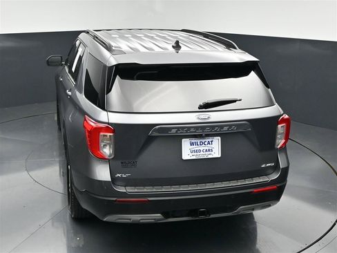 Used 2022 Ford Explorer XLT w/ Equipment Group 202A AWD/4WD image 25