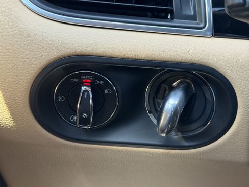 Certified 2017 Porsche Macan AWD/4WD image 30