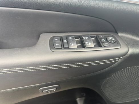 Used 2014 Jeep Grand Cherokee Overland w/ Advanced Technology Group AWD/4WD image 14