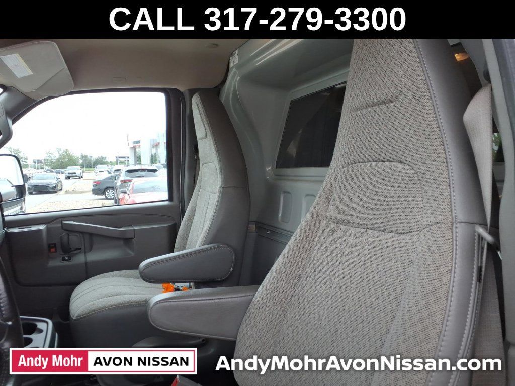 Used 2022 Chevrolet Express 3500 Extended w/ Driver Convenience Package RWD image 15