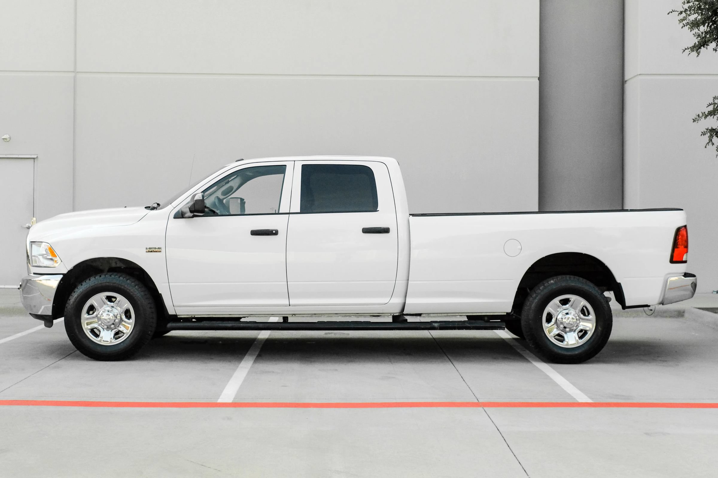 Used 2016 RAM 2500 Tradesman w/ Chrome Appearance Group RWD image 10