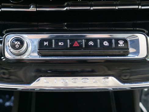 Used 2023 Lincoln Corsair Reserve AWD/4WD image 21