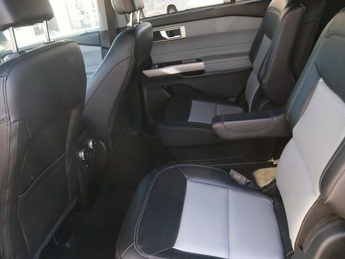 Used 2024 Ford Explorer XLT w/ Equipment Group 202A image 14