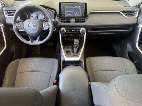 Used 2021 Toyota RAV4 XLE w/ Convenience Package FWD image 11