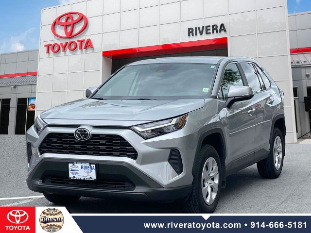 Certified 2025 Toyota RAV4 LE AWD/4WD image 4