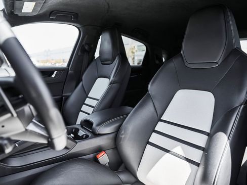 Used 2024 Porsche Cayenne Turbo GT AWD/4WD image 49
