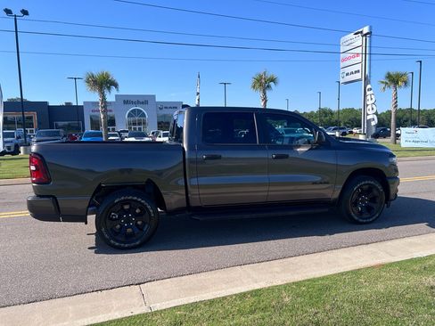 New 2026 RAM 1500 Express AWD/4WD image 3