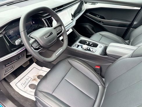 Used 2025 Jeep Wagoneer S Limited image 25