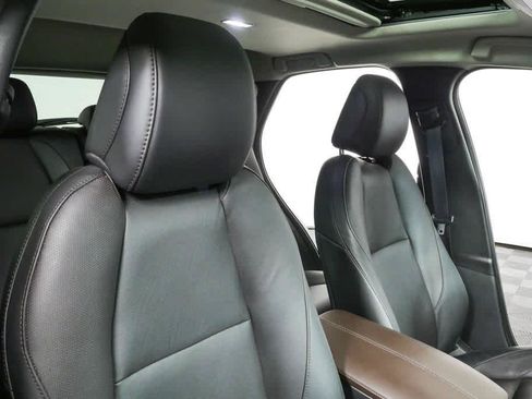 Used 2023 MAZDA CX-30 AWD 2.5 S w/ Premium Package image 22