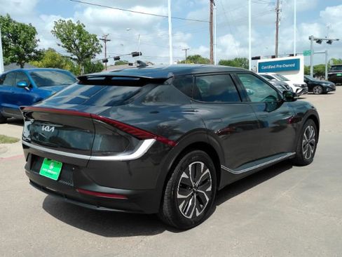 Used 2024 Kia EV6 Light RWD image 6