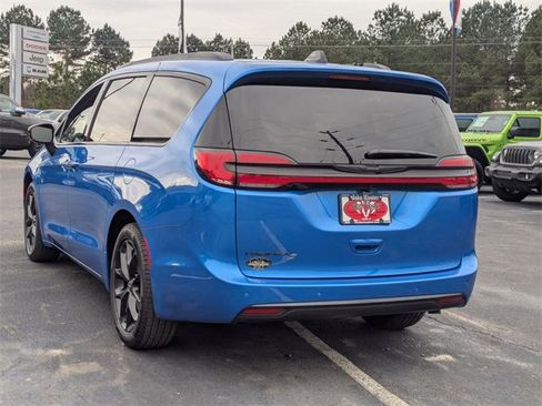 New 2026 Chrysler Pacifica Select image 5