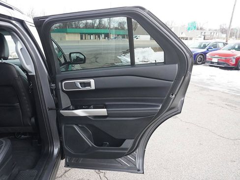 Used 2022 Ford Explorer XLT w/ Equipment Group 202A image 30