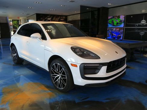 Used 2023 Porsche Macan image 1