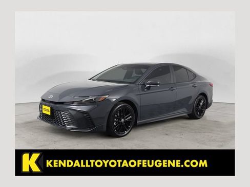 Used 2025 Toyota Camry SE AWD/4WD image 1