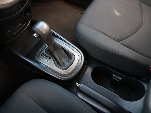 Used 2011 Kia Soul + FWD image 36