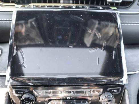 New 2025 Jeep Grand Cherokee Limited w/ Black Appearance Package image 16