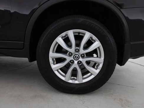 Used 2017 Nissan Rogue SV AWD/4WD image 20