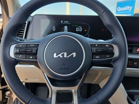 Used 2025 Kia Sportage EX AWD/4WD image 19