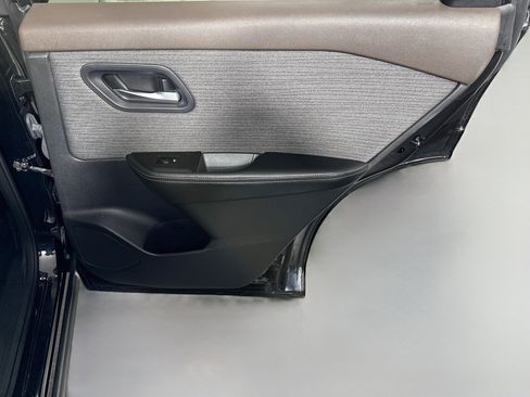 Used 2022 Nissan Rogue SV FWD image 28