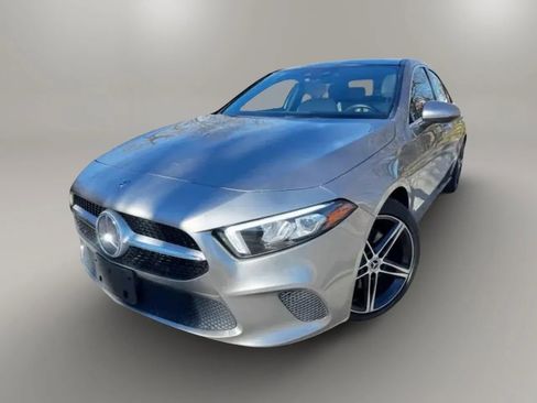 Used 2019 Mercedes-Benz A 220 image 1
