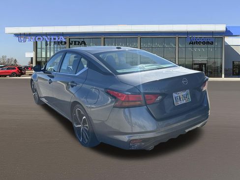 Used 2024 Nissan Altima 2.5 SR FWD image 3