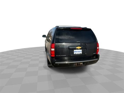 Used 2011 Chevrolet Suburban LTZ image 7