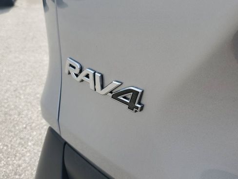 Used 2024 Toyota RAV4 XLE FWD image 6