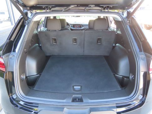 Used 2022 Chevrolet Blazer LT AWD/4WD image 28