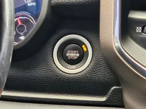 Used 2019 RAM 1500 Laramie AWD/4WD image 14