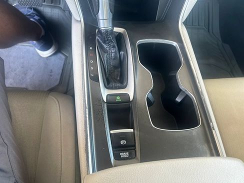 Used 2018 Honda Accord LX image 16