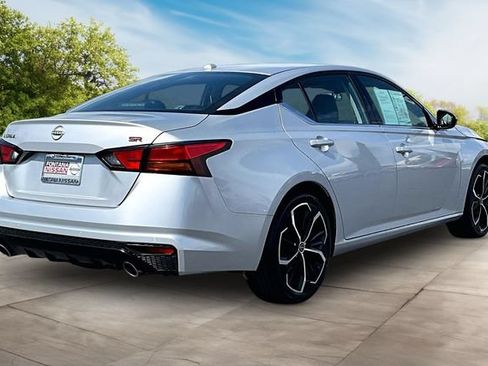 Used 2024 Nissan Altima 2.5 SR FWD image 6