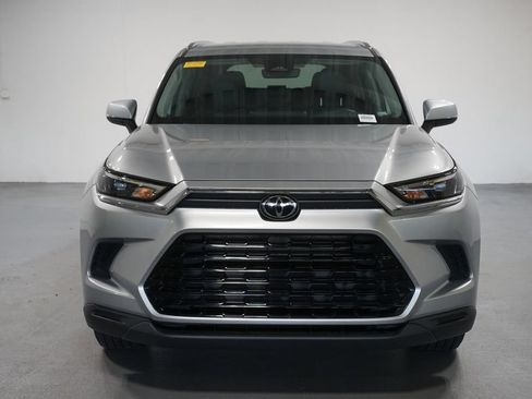 Certified 2026 Toyota Grand Highlander FWD image 2