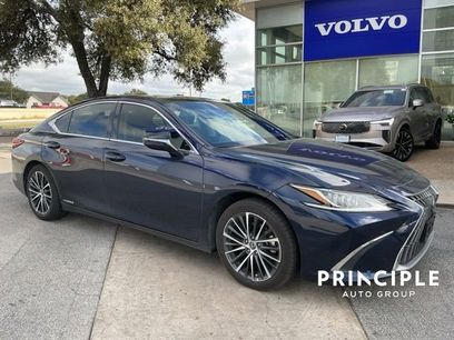 Used 2022 Lexus ES 300h w/ Premium Package