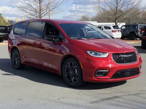 New 2026 Chrysler Pacifica Select FWD image 14