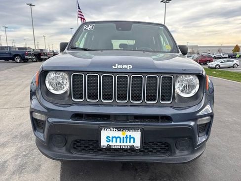 Used 2023 Jeep Renegade Latitude image 8