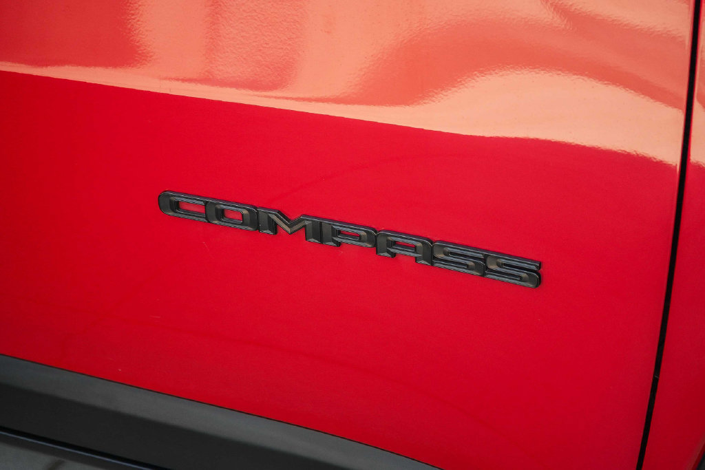 Used 2023 Jeep Compass Latitude w/ Convenience Group AWD/4WD image 10