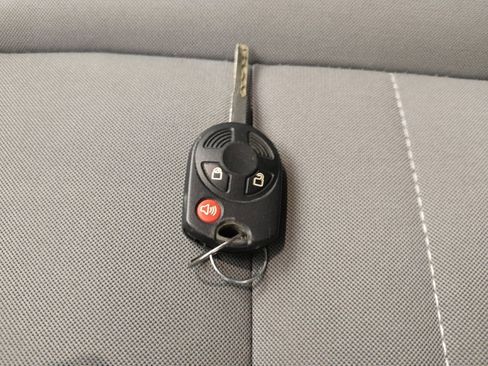 Used 2017 Ford Escape S FWD image 32