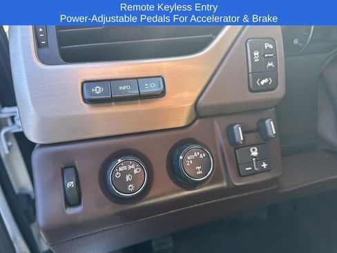 Used 2017 GMC Yukon Denali image 10