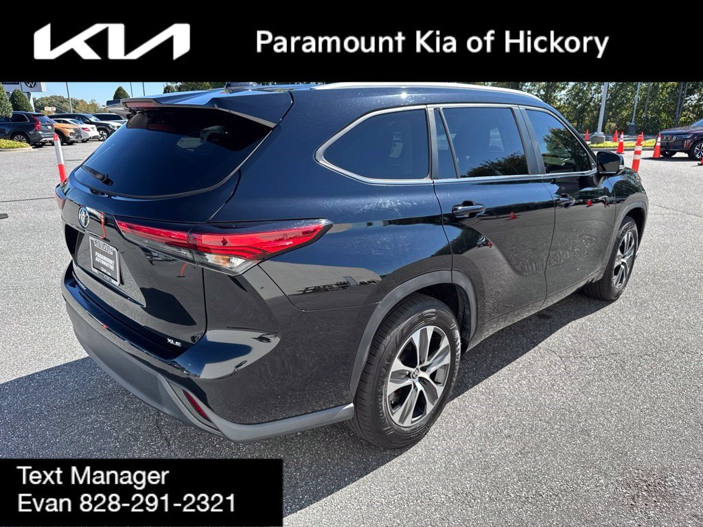Used 2023 Toyota Highlander XLE FWD image 7